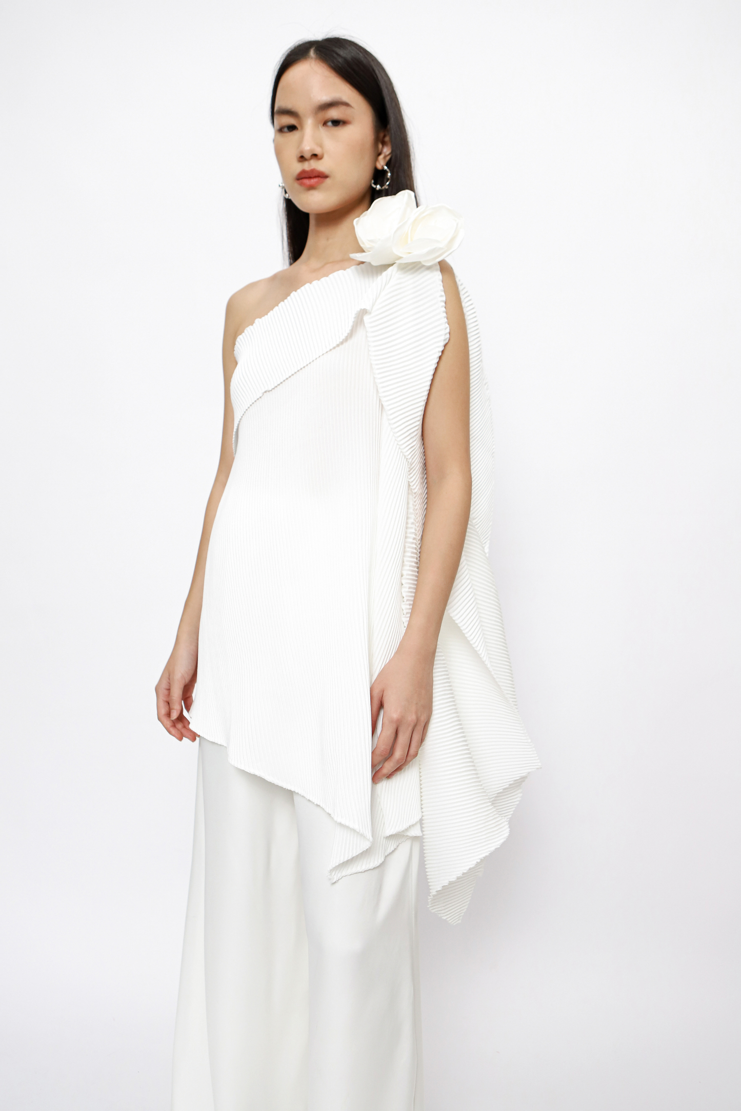 (PO) Brooch 01 - Broken White