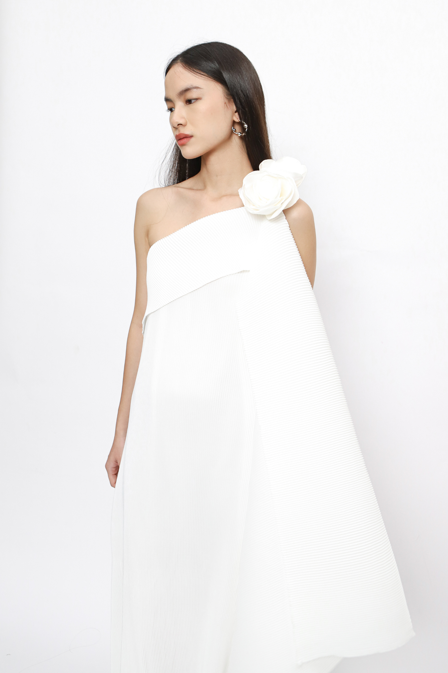 (PO) Brooch 01 - Broken White