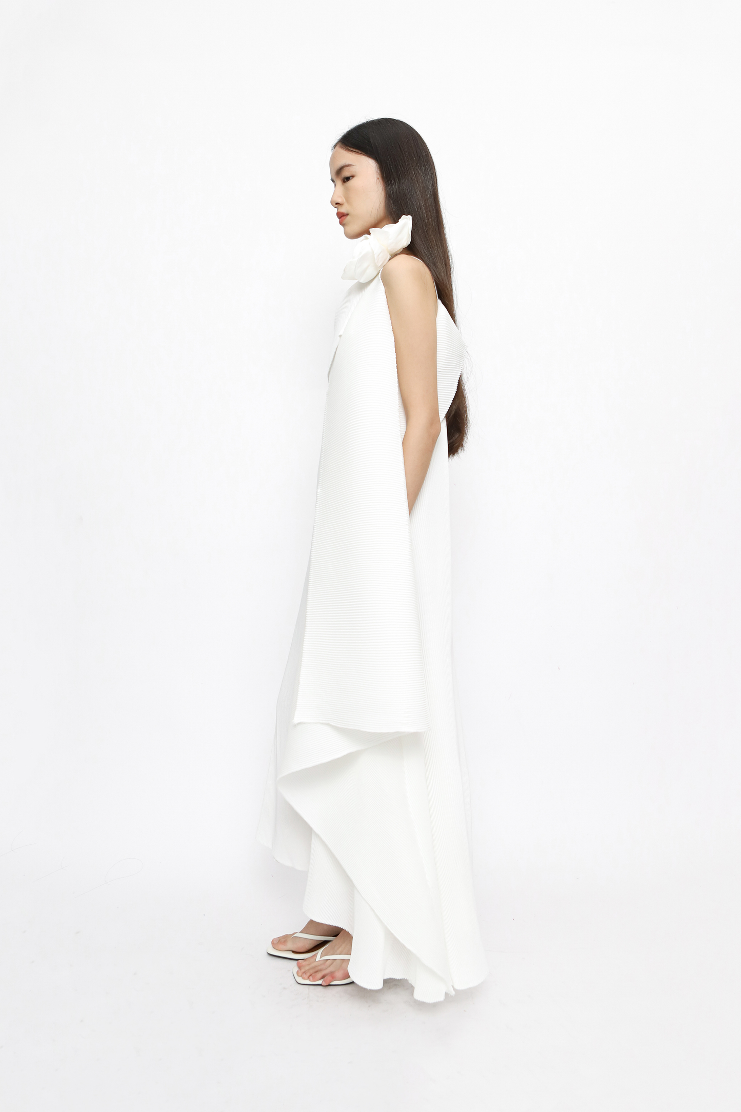 (PO) Brooch 01 - Broken White