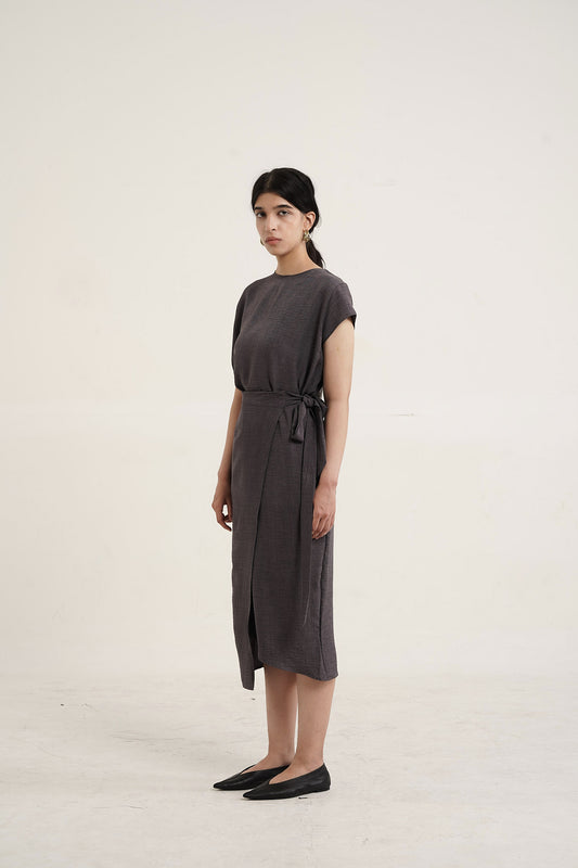 Akina Dress in Loose Linen - Dark Grey
