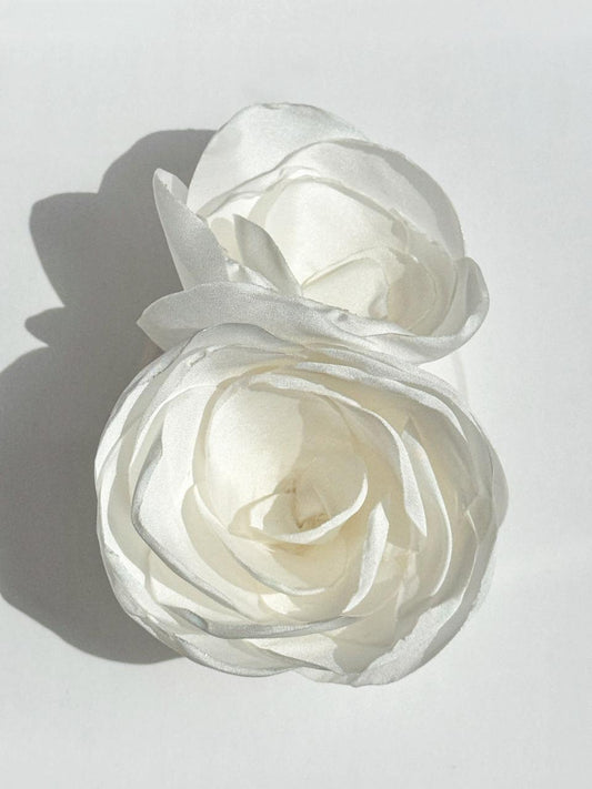 (PO) Brooch 01 - Broken White