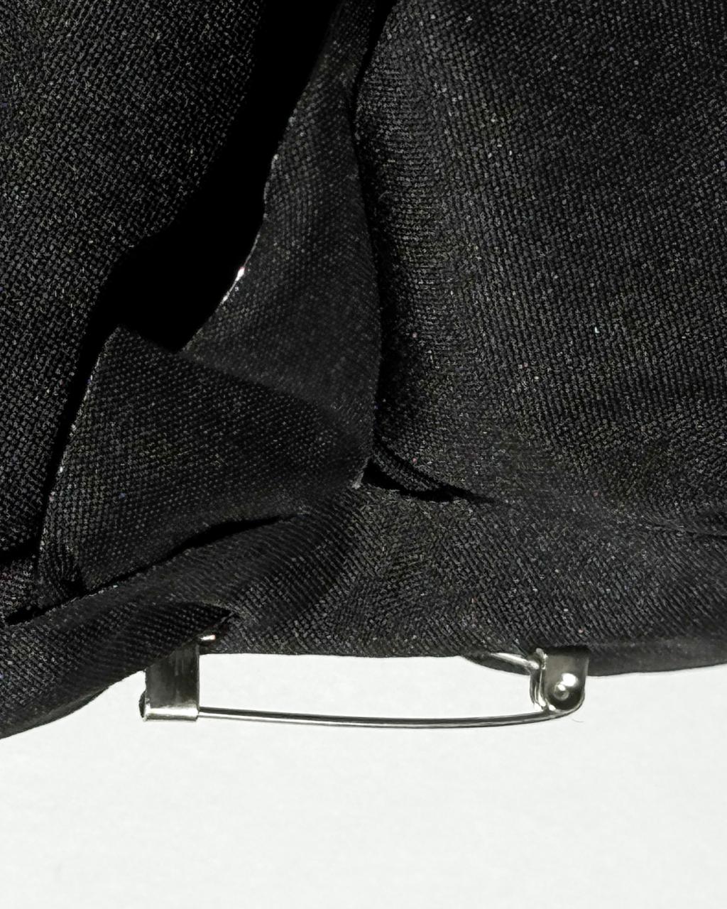 (PO) Brooch 01 - Black