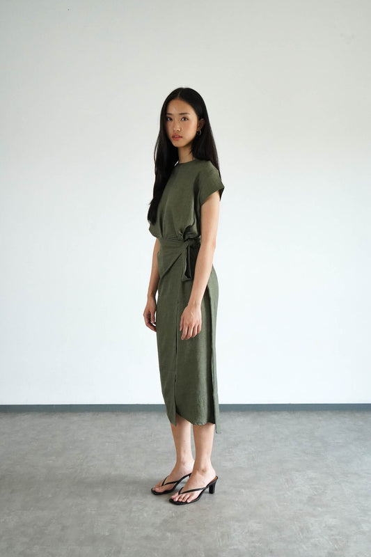 Akina Dress in Loose Linen - Moss Green